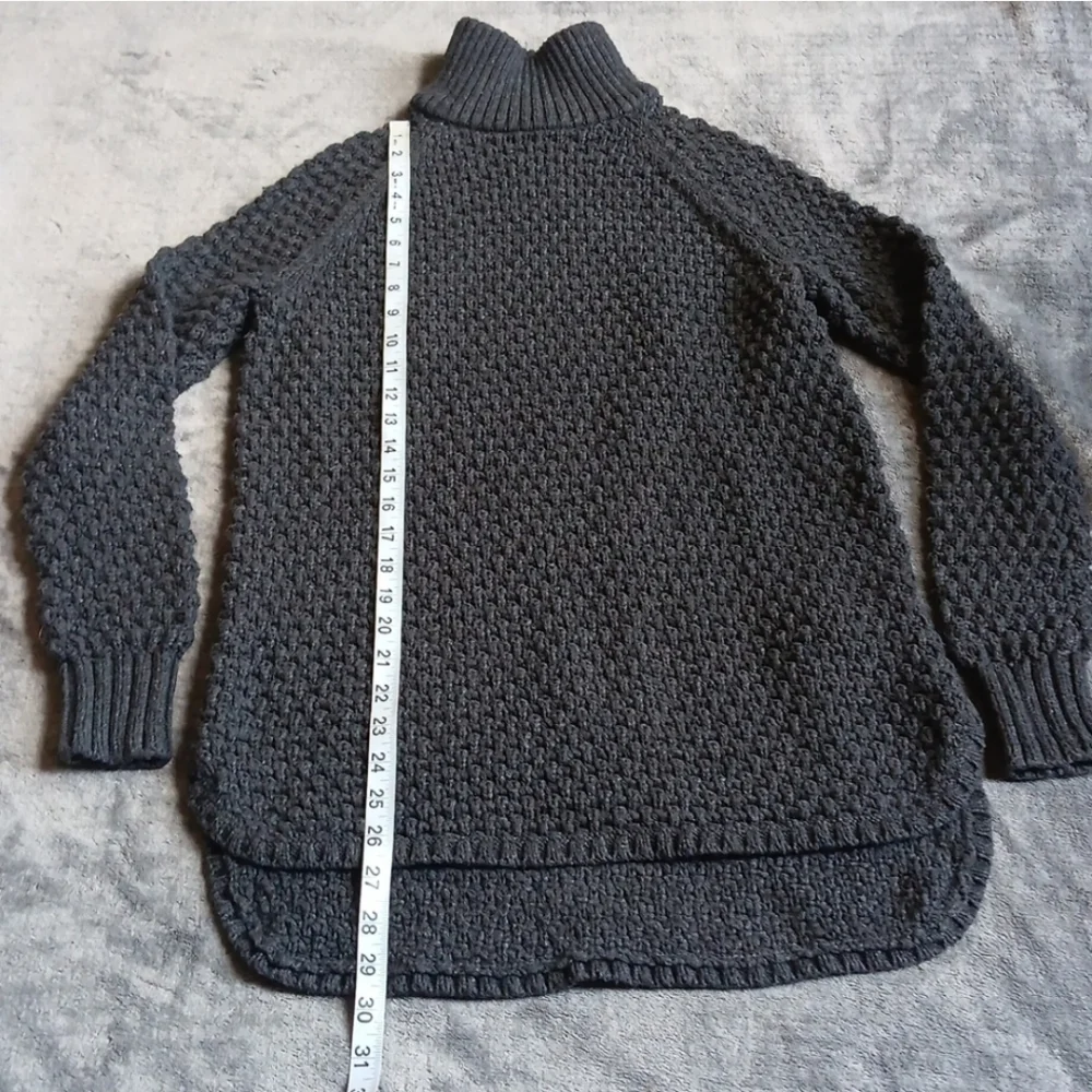 GAP Dark Gray Textured Turtleneck Sweater, Thick Knit, Fall Winter Layers - Picture 6 of 8